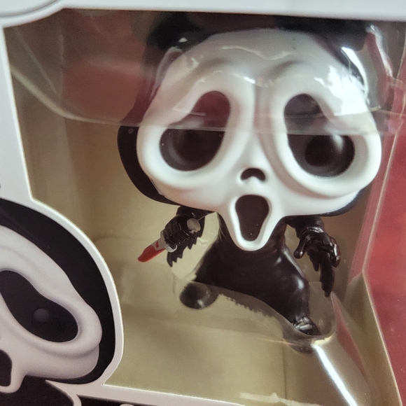 Ghost face funko # 1607 (nib) With pop protector - Picture 3 of 7